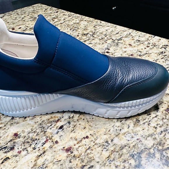 Emporio Armani sneakers size 11 US blue color.